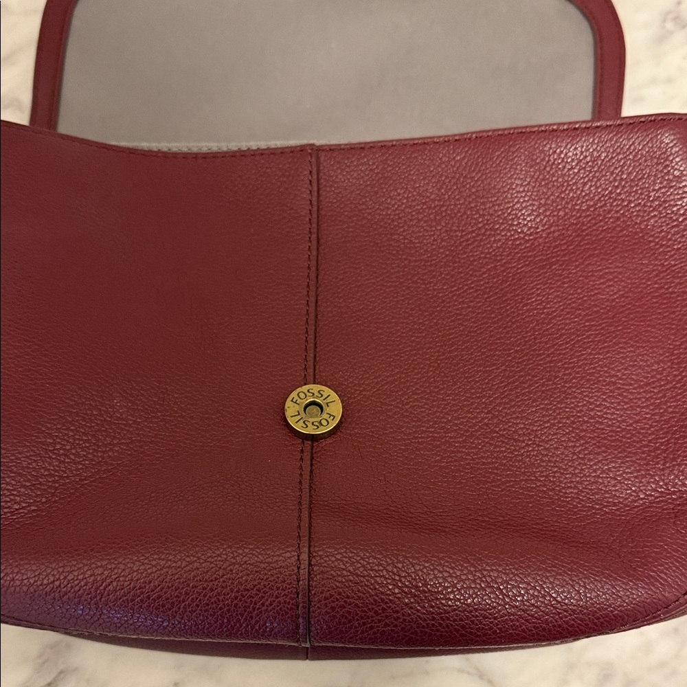 Fossil  Elegant Burgundy Leather Crossbody Bag - Picture 4 of 8